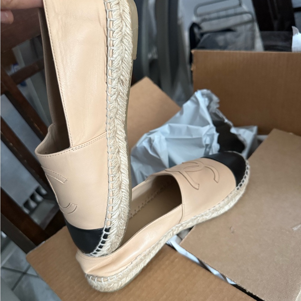 CHANEL Beige and Black Leather Espadrilles - Picture 3 of 4